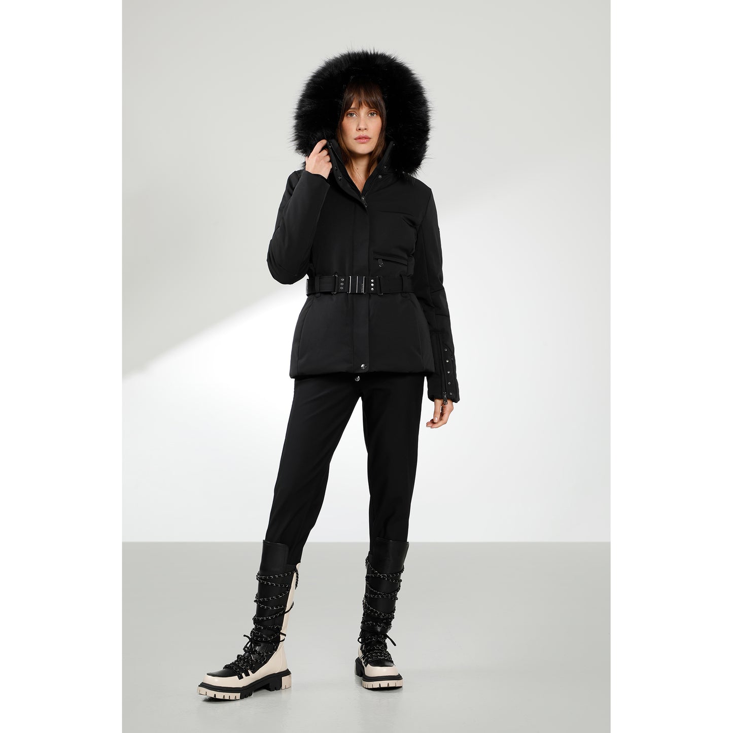 Poivre Blanc 0801 Stretch Ski Jacket with belt in Black.