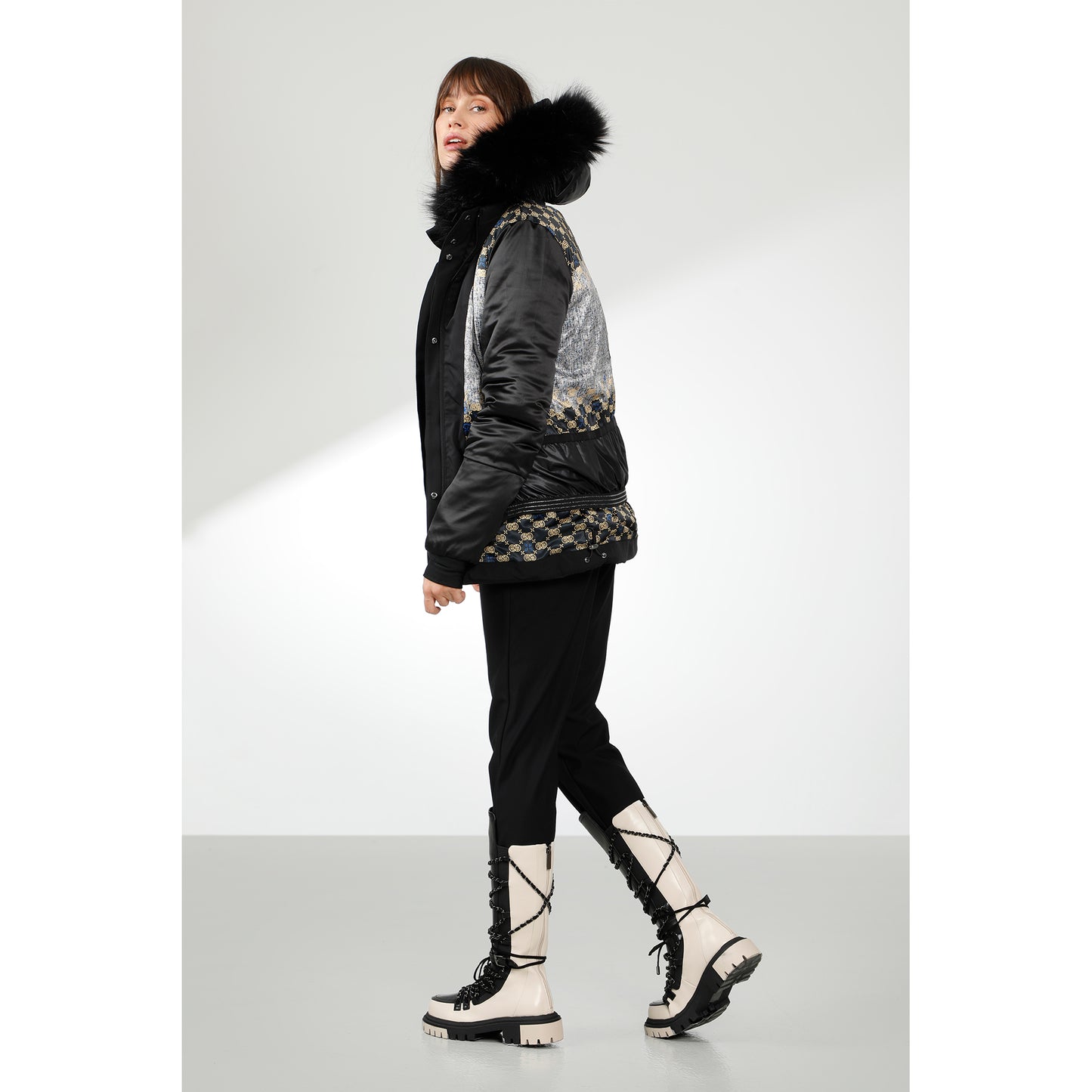 Poivre Blanc 0801 Stretch Ski Jacket with belt in Black.