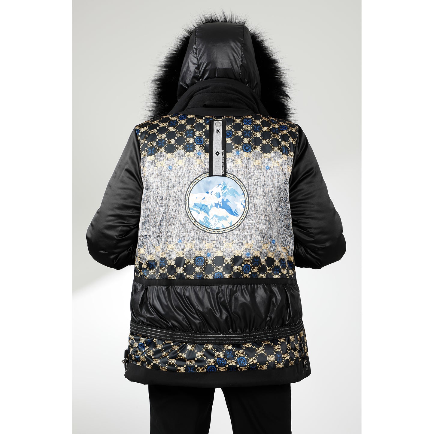 Poivre Blanc 0801 Stretch Ski Jacket with belt in Black.